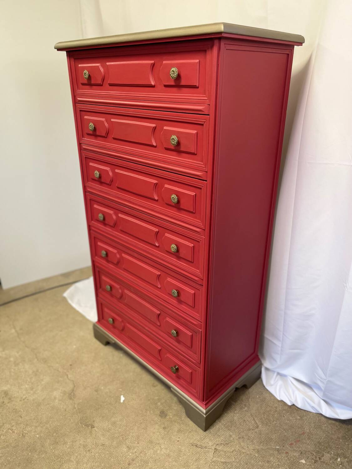 Weekly chest of drawers