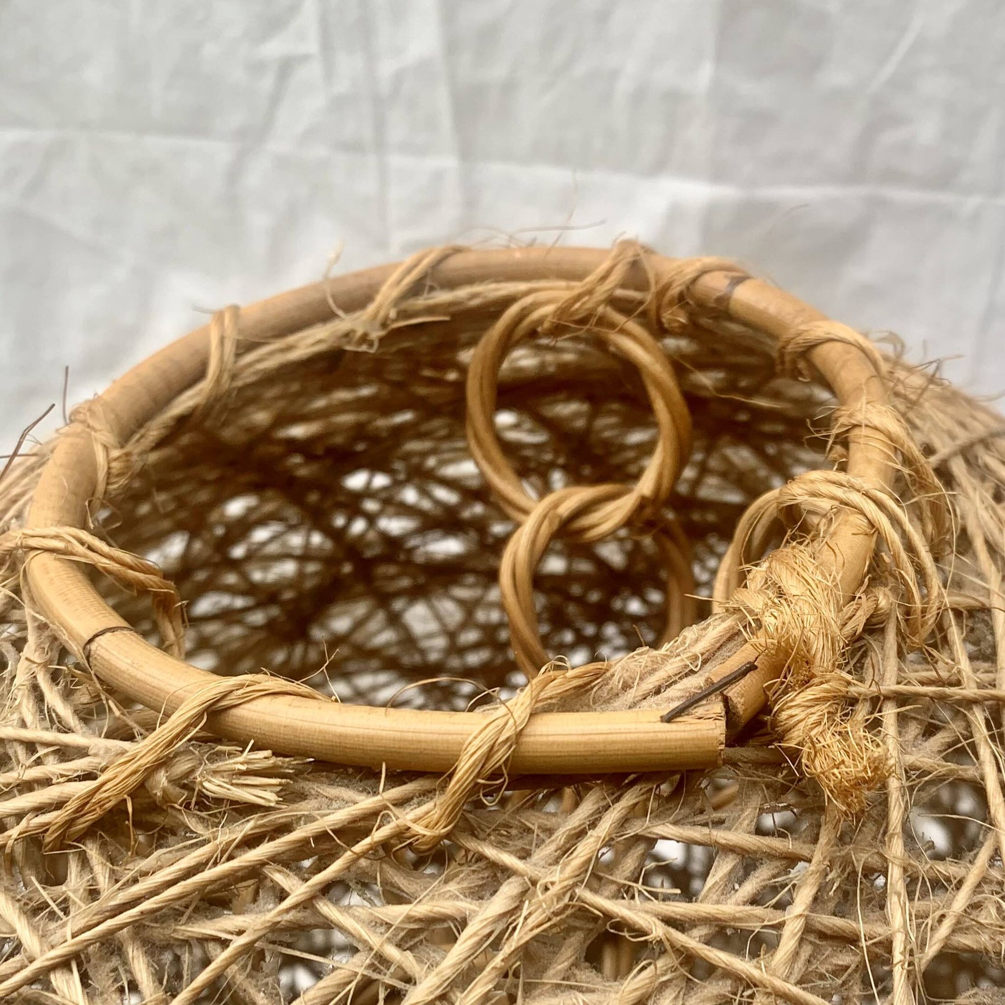 Suspension boule vintage en corde et rotin - 36 cm