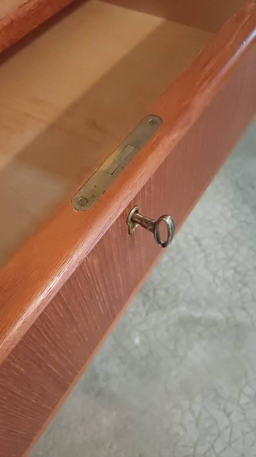 Scandinavian chest of drawers