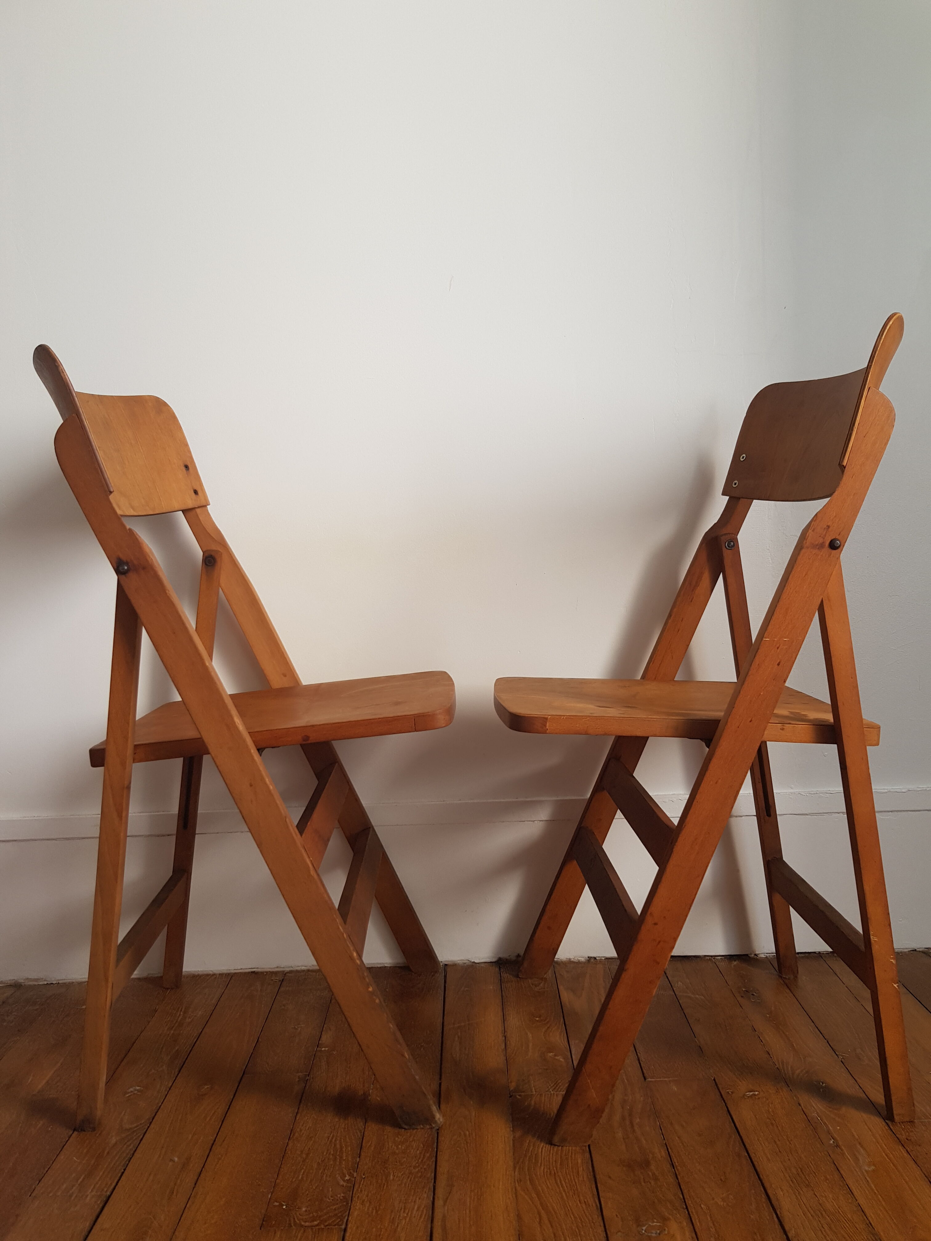 Folding baumann chair