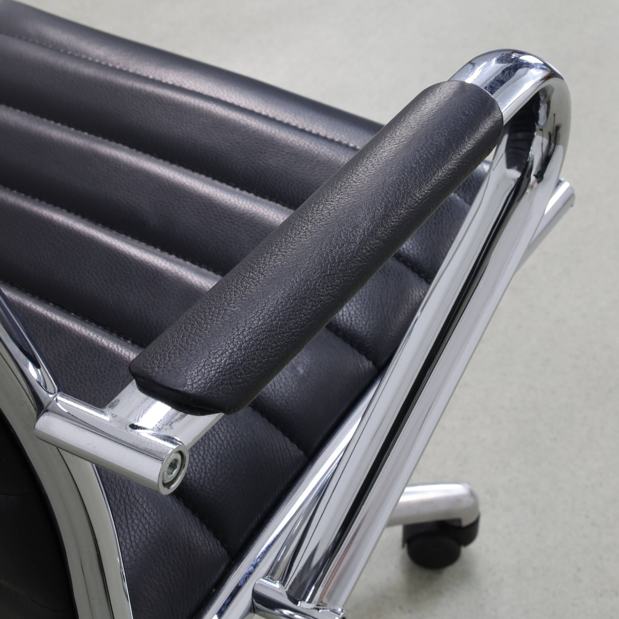 Chrome office chair by Sitland Italy, 2000s