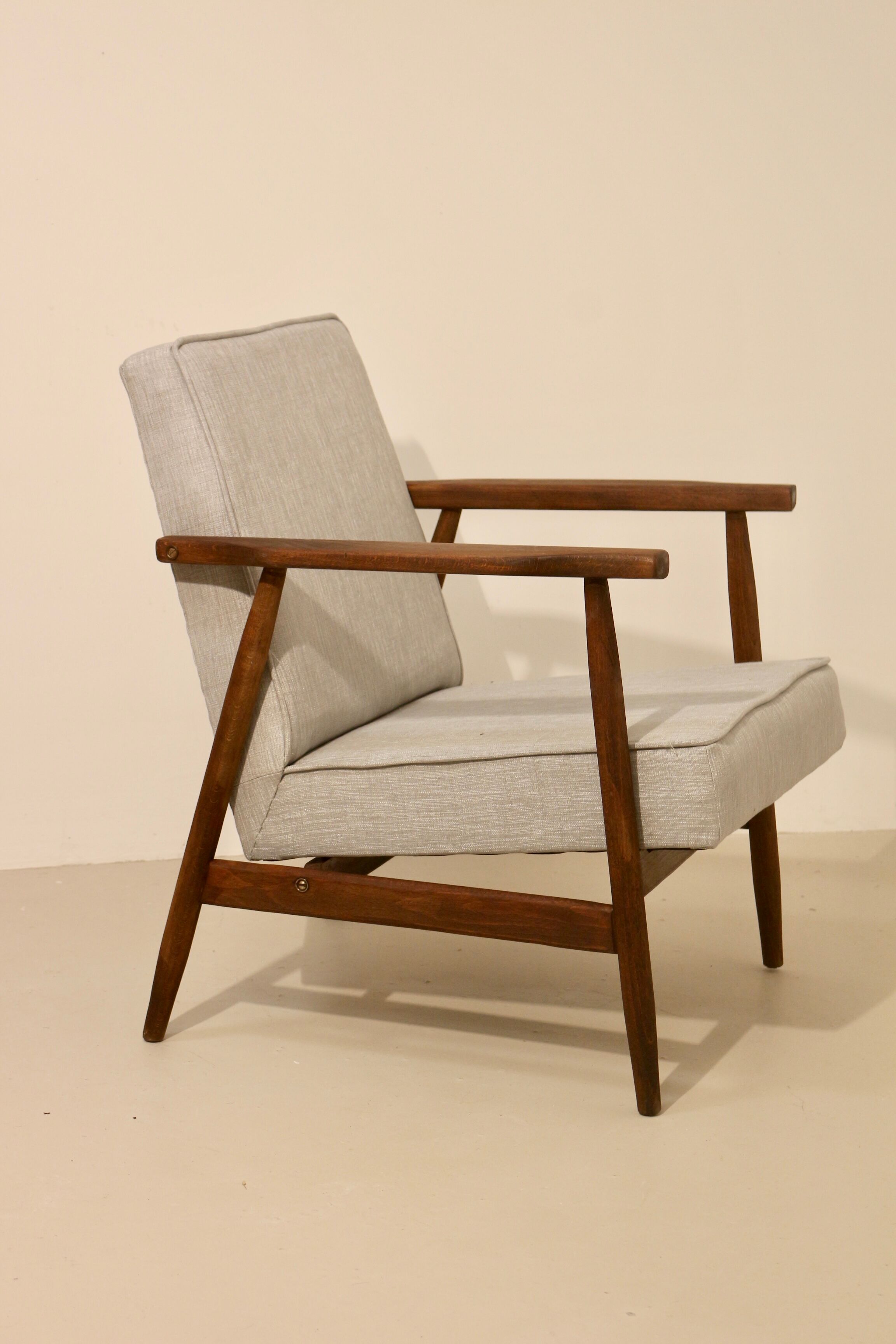 Fauteuil Henryk Lis 300-190 années 1970. Ref Mia