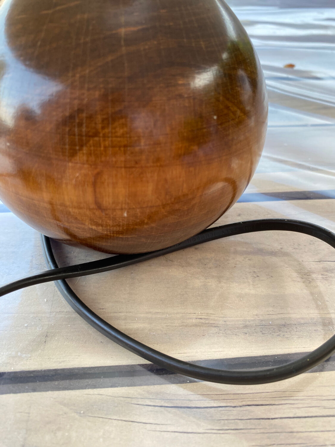 Ball bedside lamp