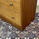 Commode anglaise des années 70 en acajou