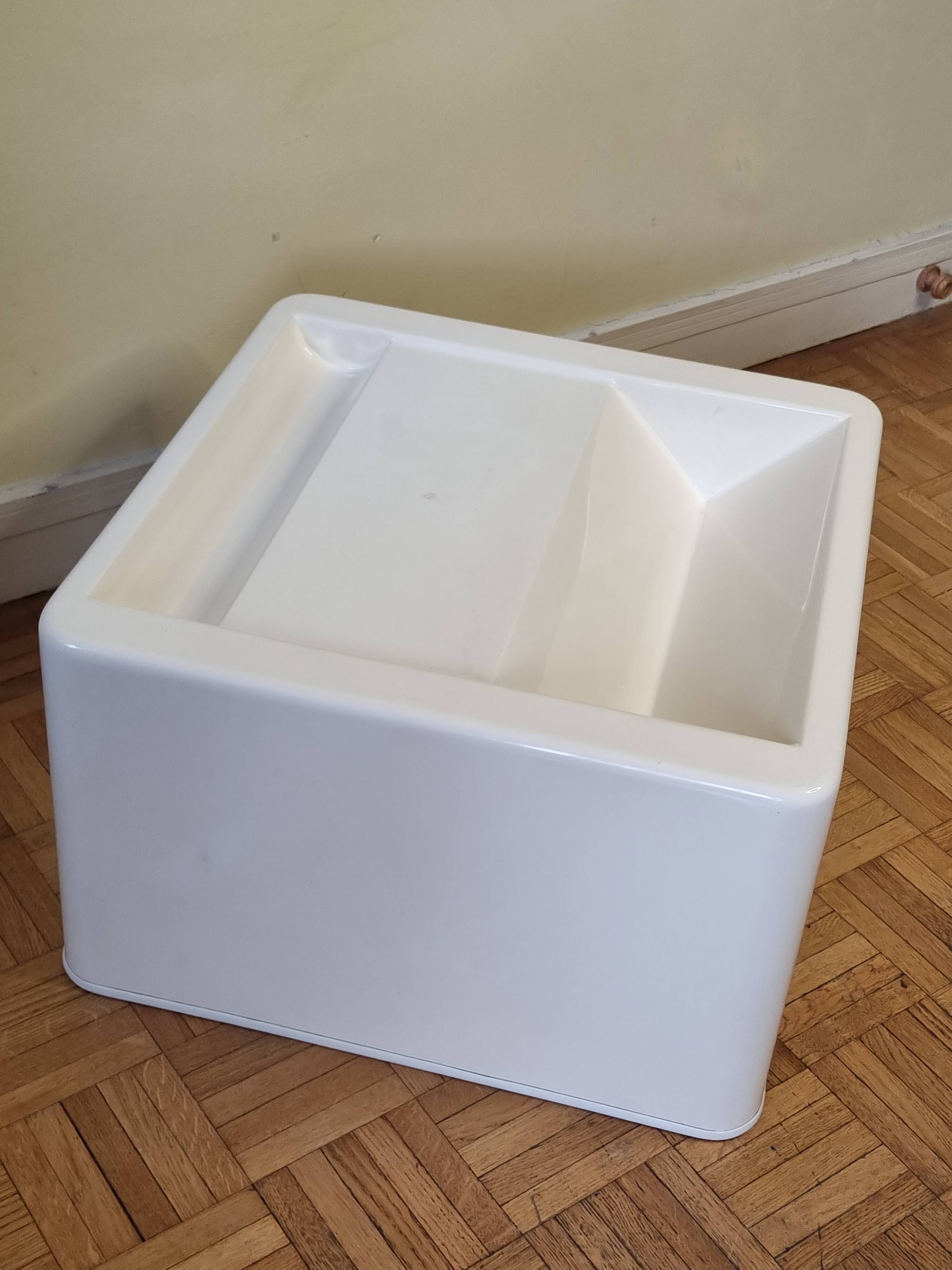 Side table with fiberglass storage Berthier style, 1970s, 50 cm