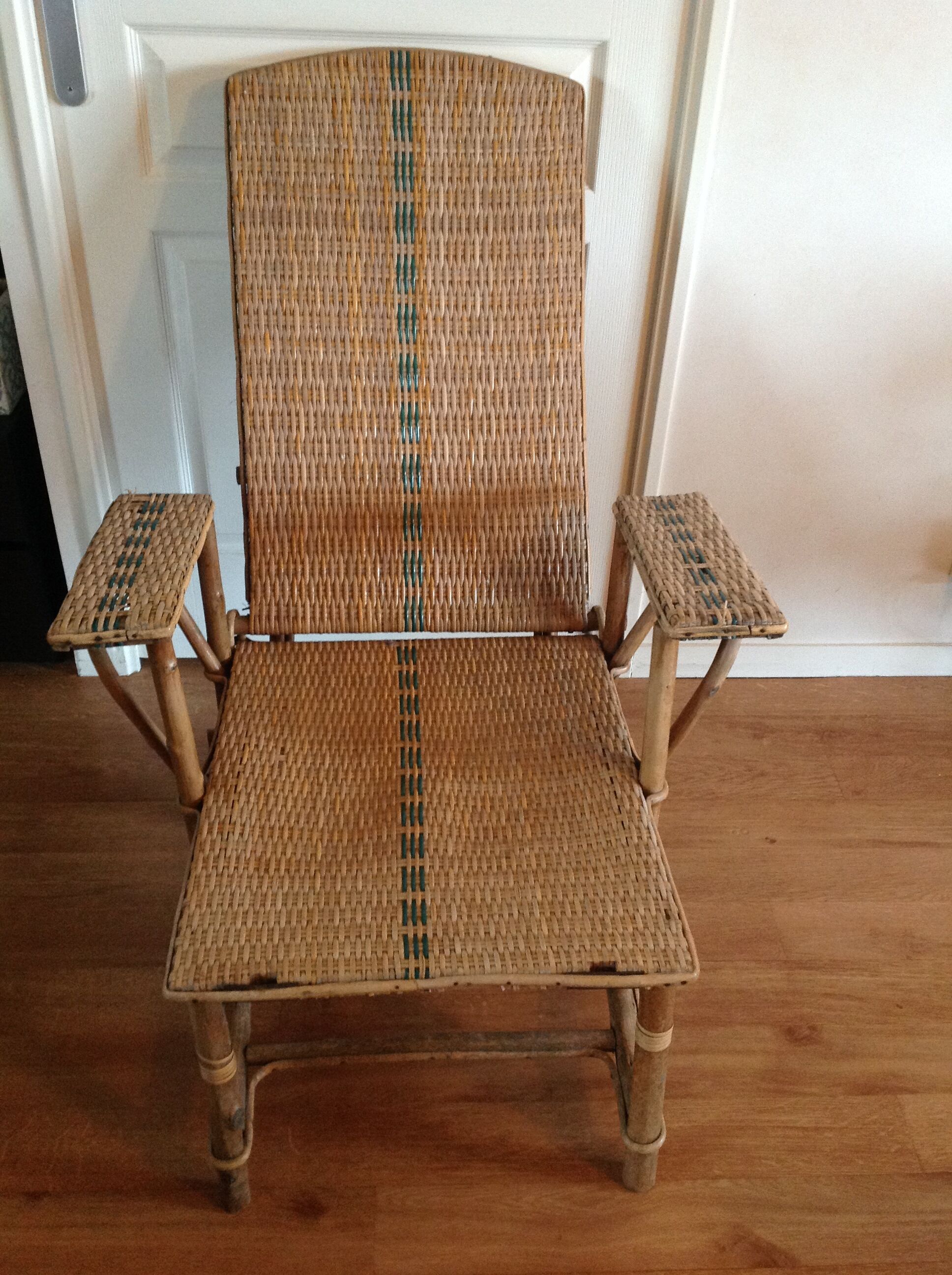 Wicker and rattan lounge chair