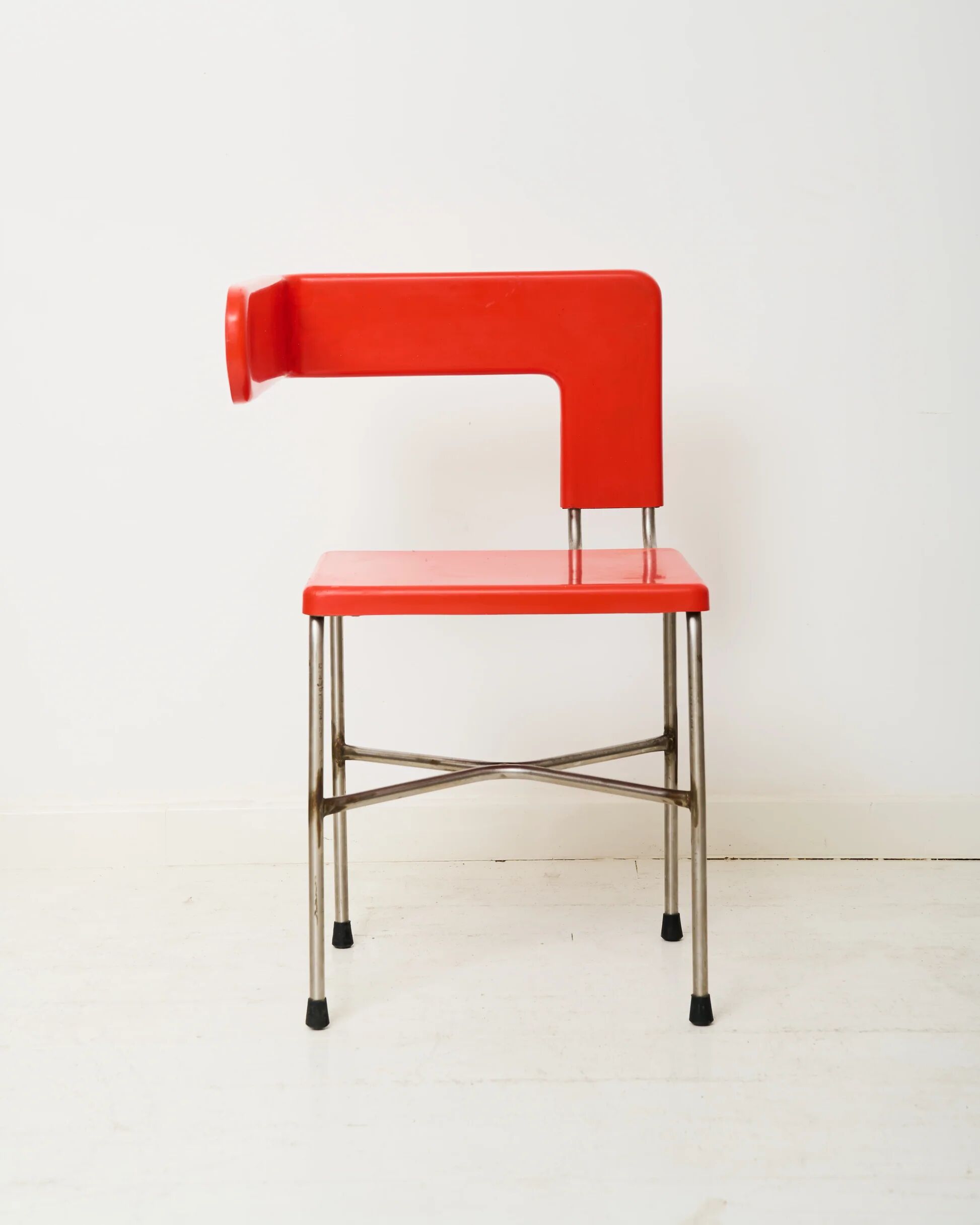 Chaises asymétriques (4), post-moderne, Italie, 1980s