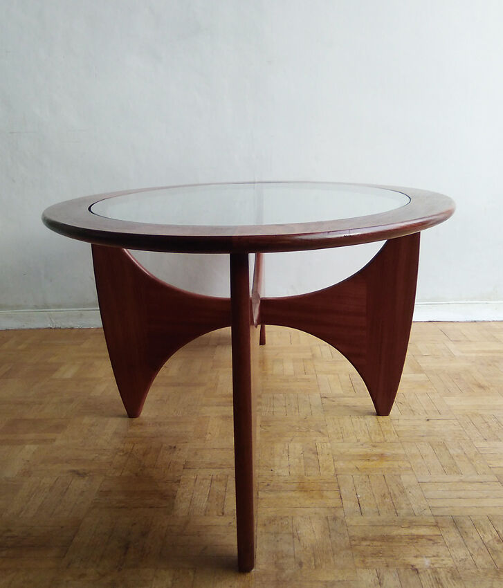 Astro oval coffee table - designer Victor Wilkins - edition g plan - 1960