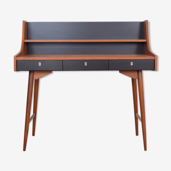 Teak Ola desk by John Texmon