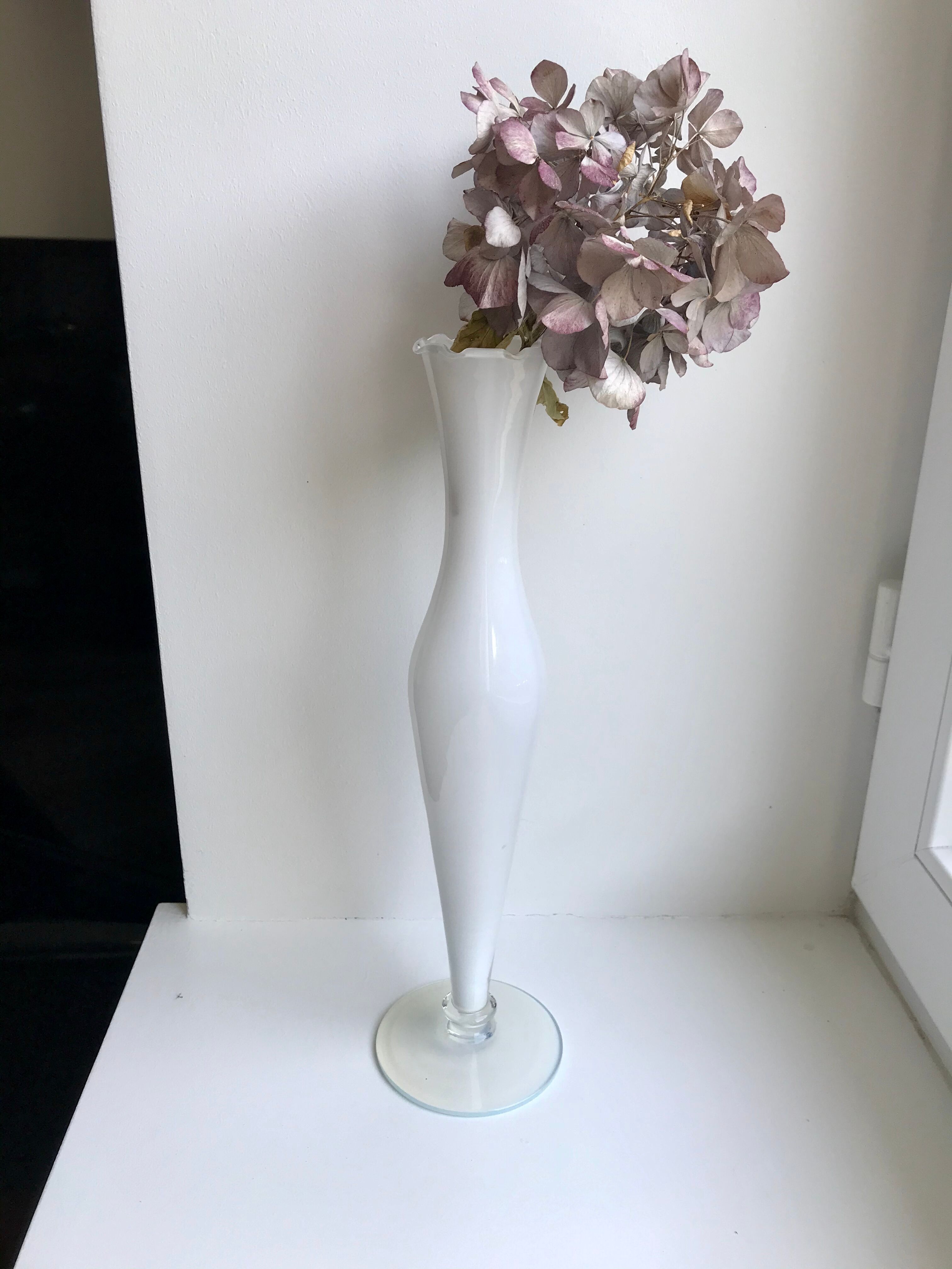 Serrated opaline vase 30/40s