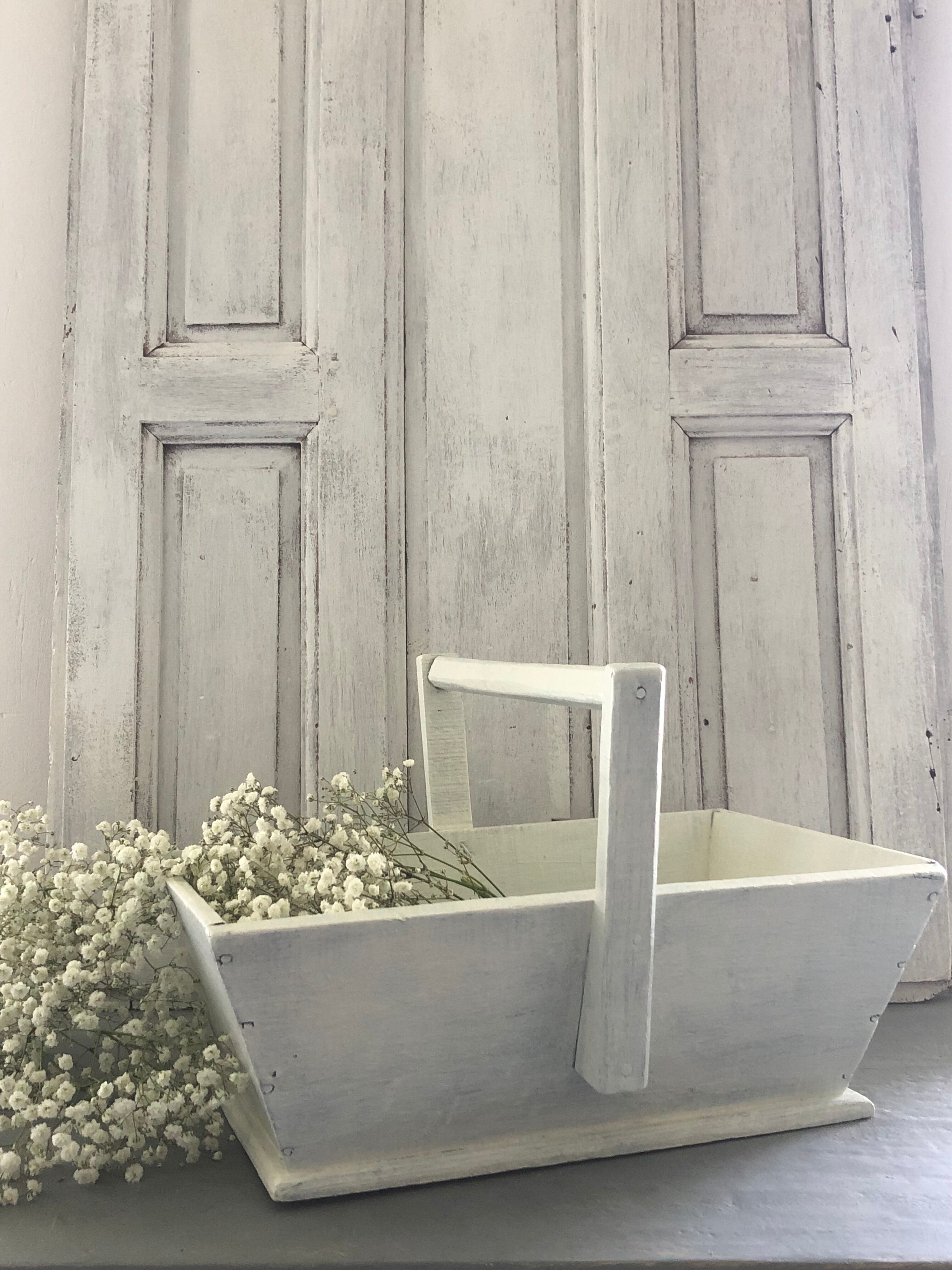 Winegrower's basket, garden or interior decoration
