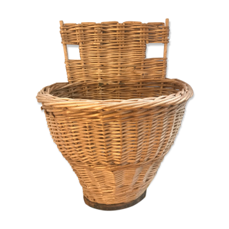 Old harvest basket picking in wick tressé vintage decoration