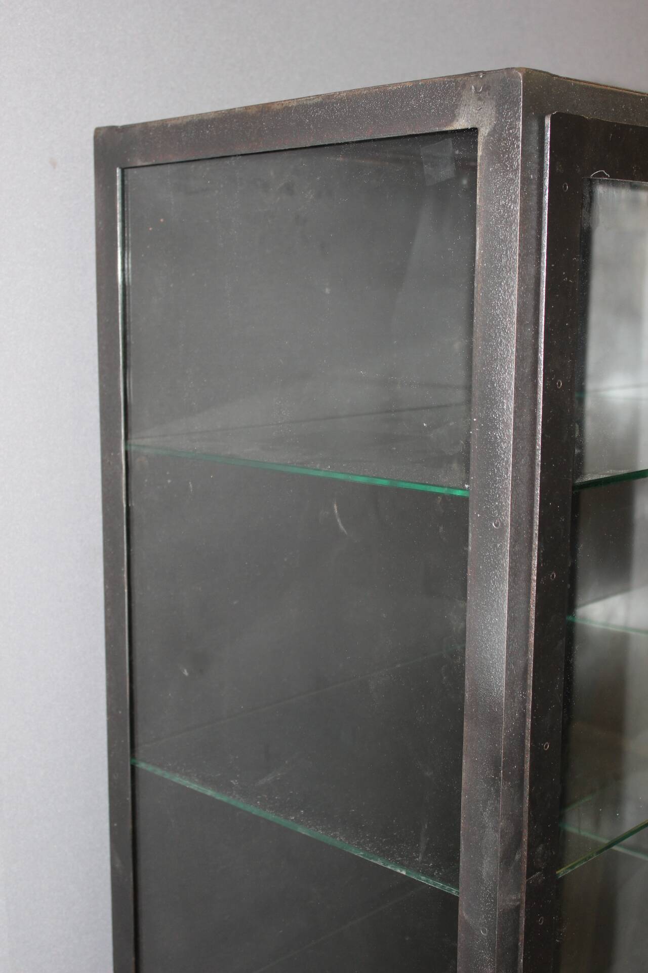 Metal medical display case, circa 1940