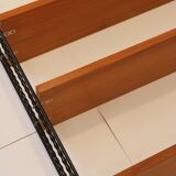 String shelf in wood and black metal
