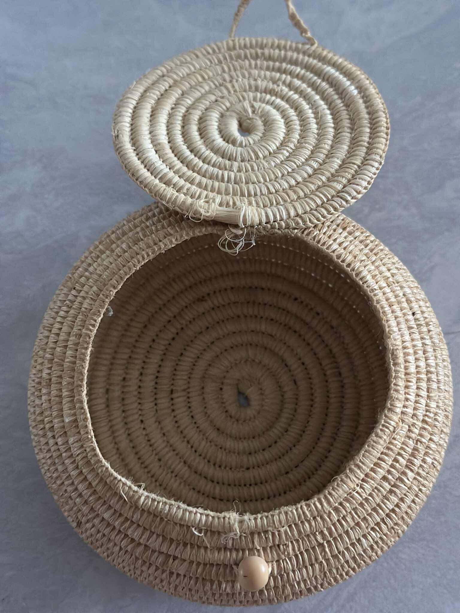 Small, hand-woven box (basket), versatile decorative jewelry box