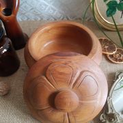 Round box with olive wood lid - vintage