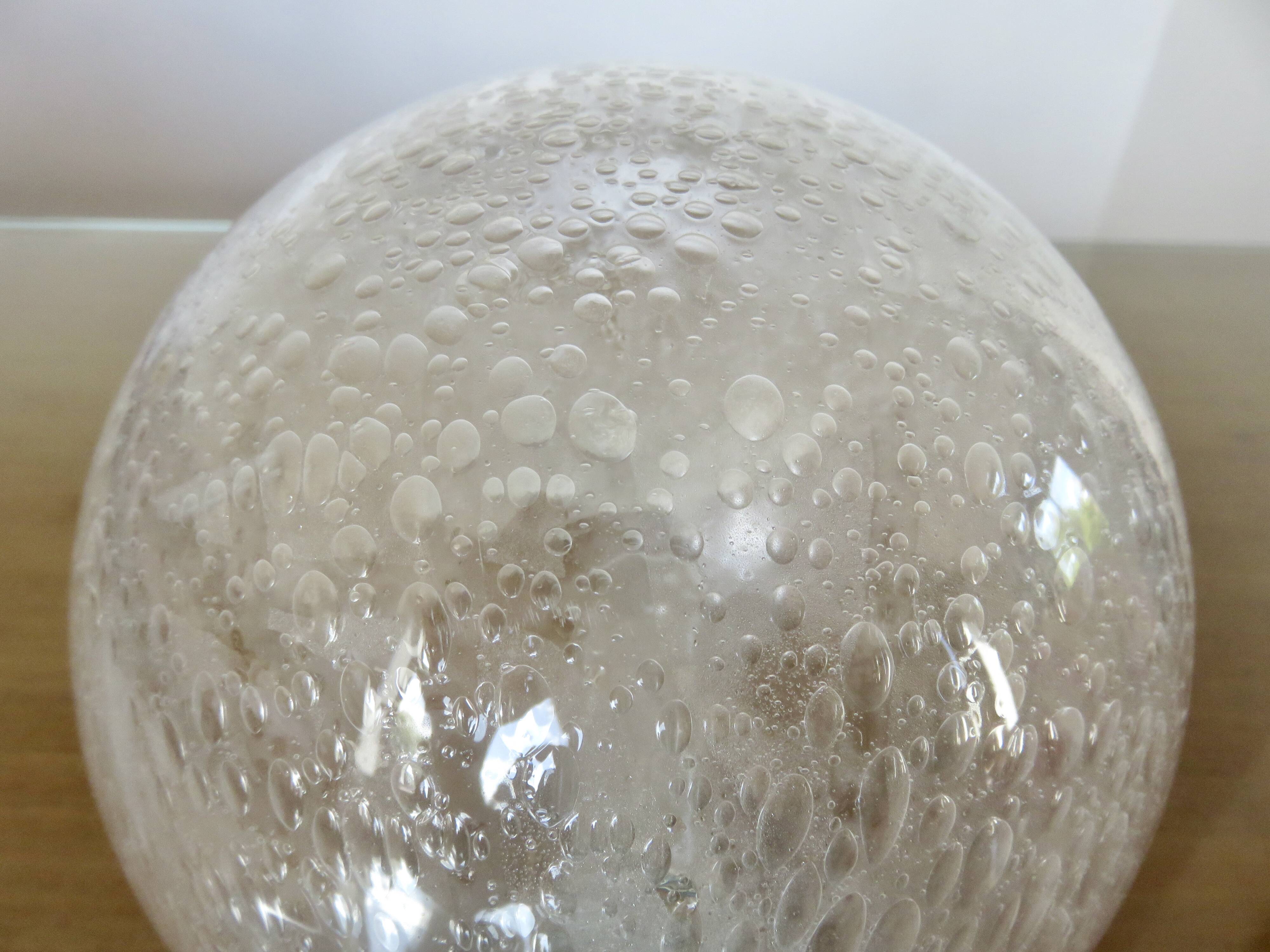 Applique Italienne en laiton chromé, céramique et verre bullé 1970