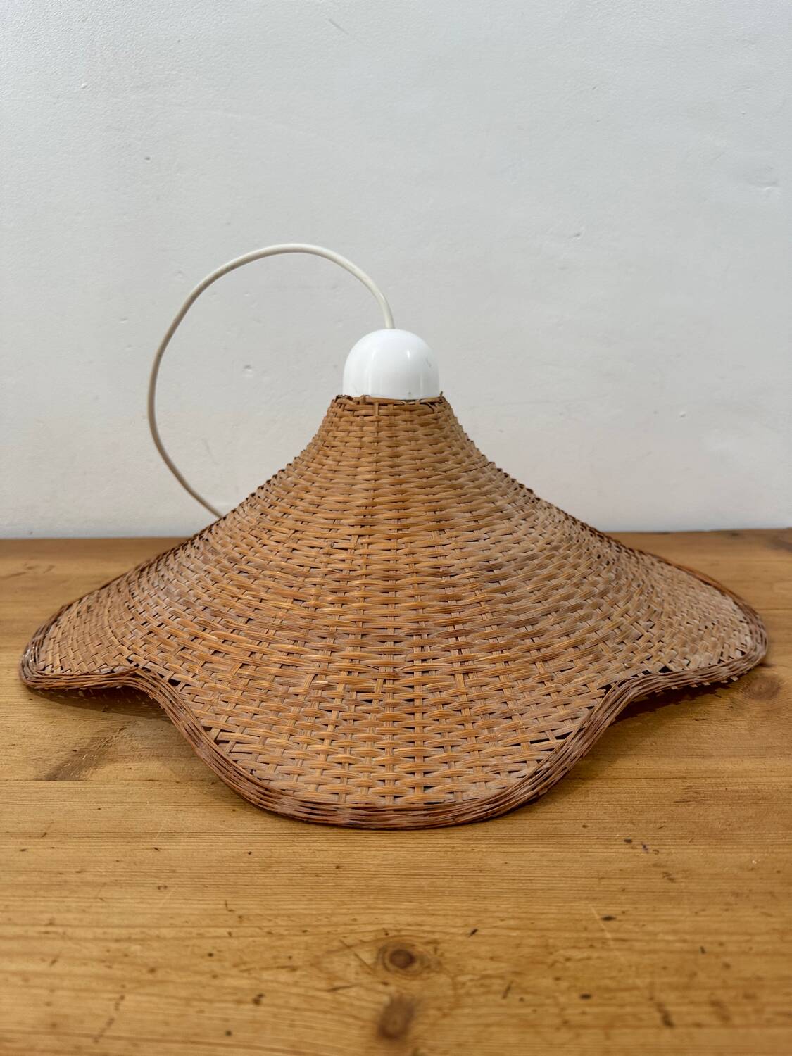 Rattan suspension