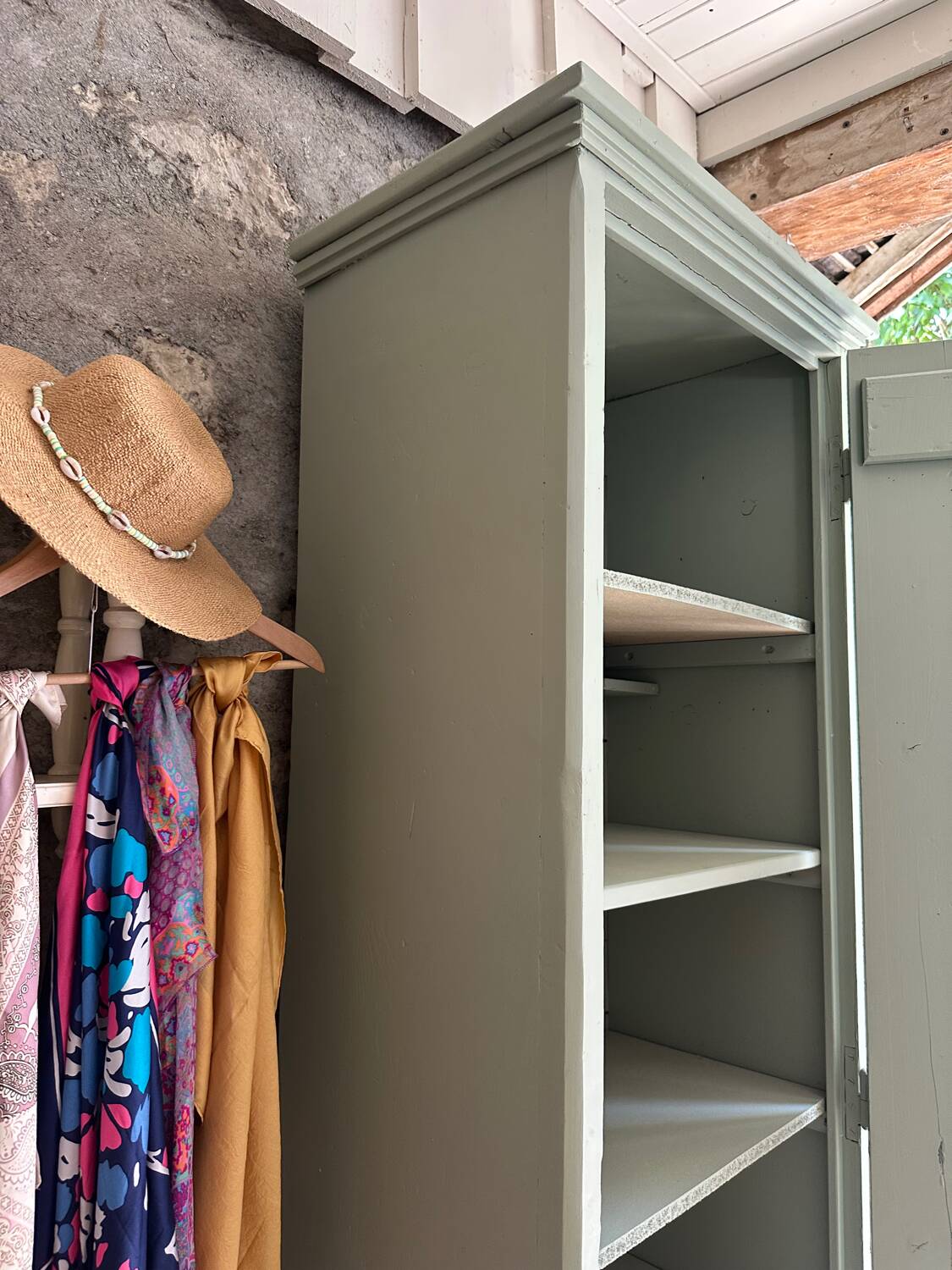 Refurbished 1-door Parisian wardrobe