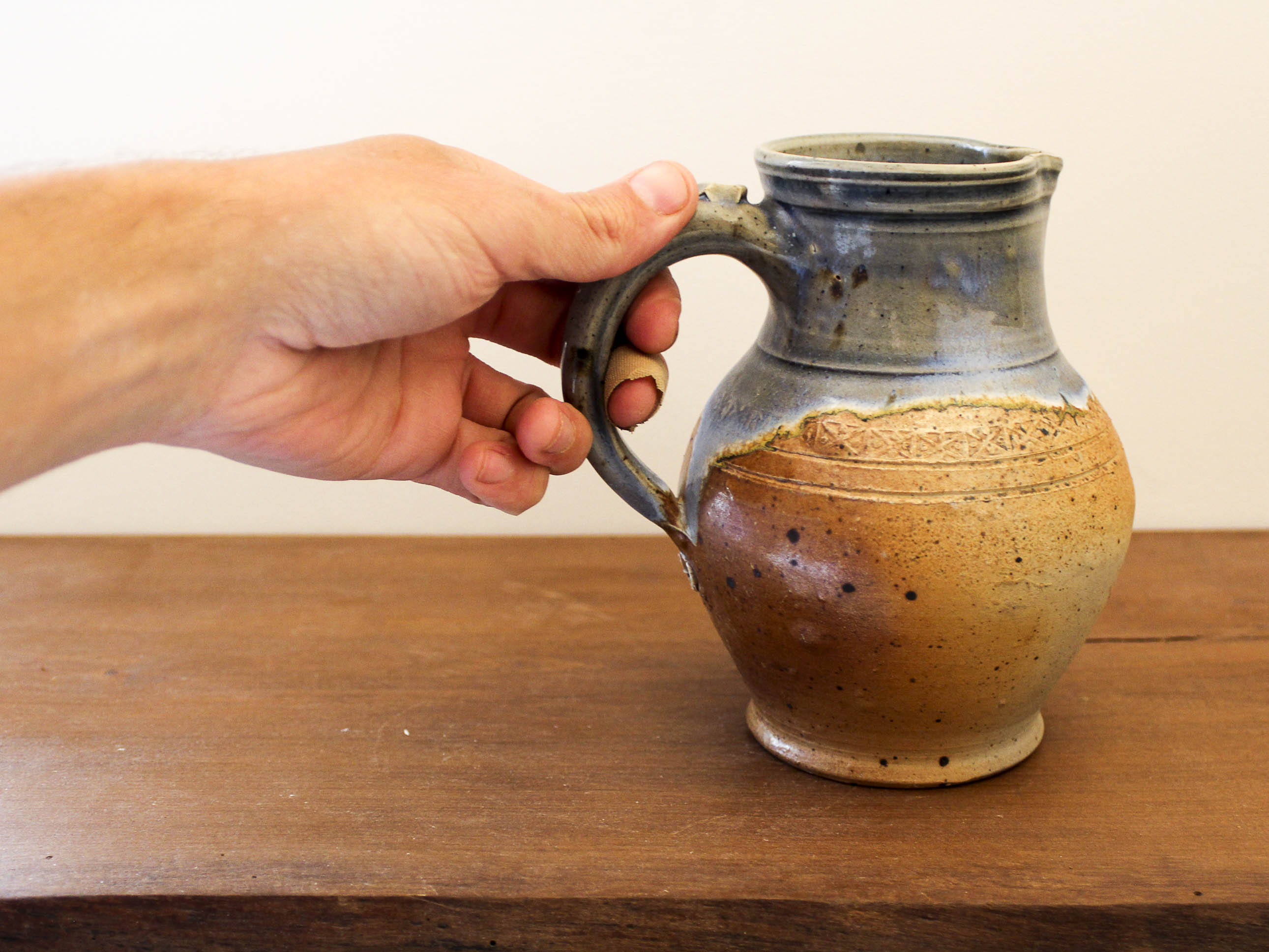Sandstone pitcher from Puisaye Sabine Seguin Karakos