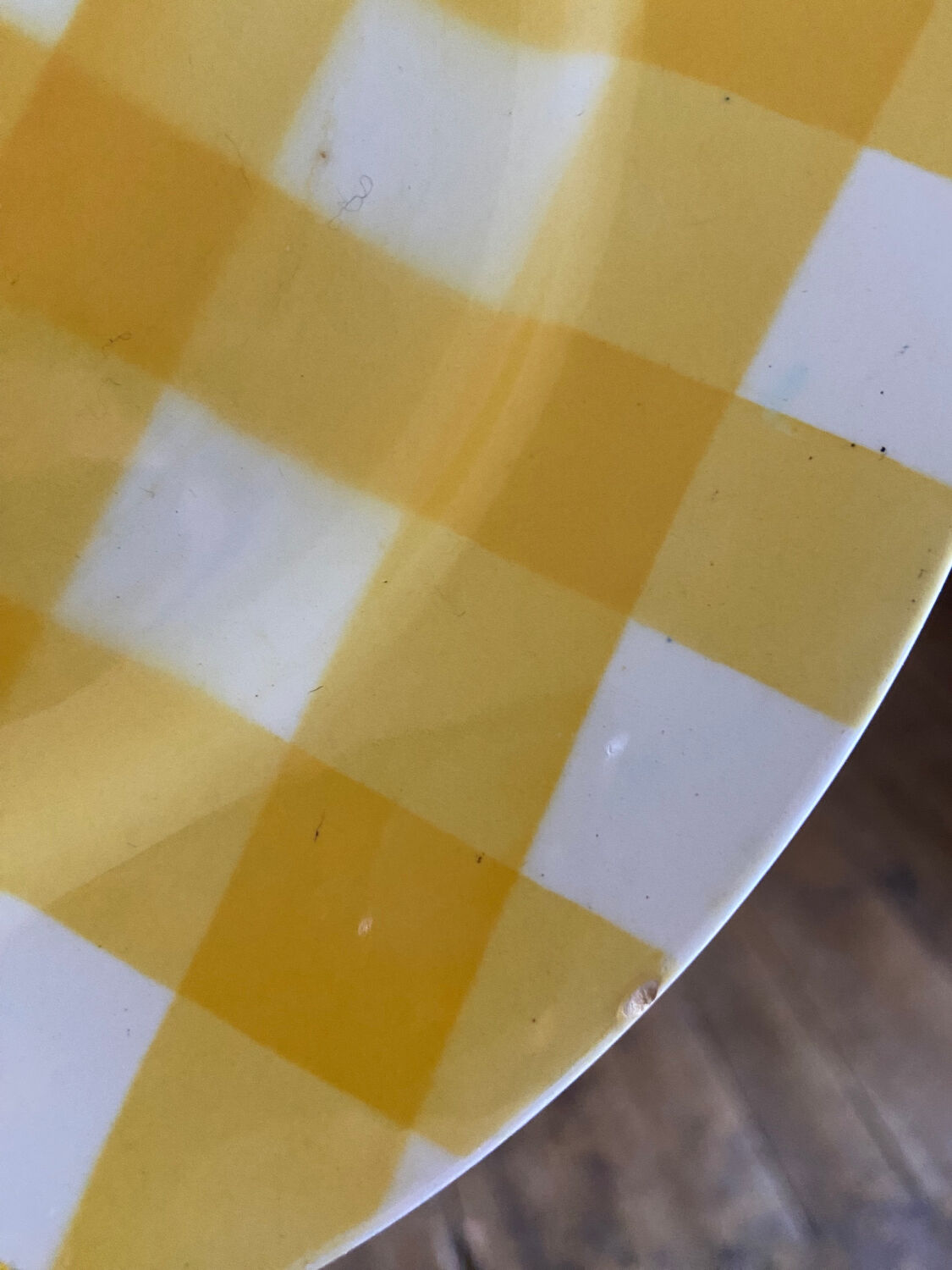 Yellow Scottish pattern plate from the Digoin manufacture
