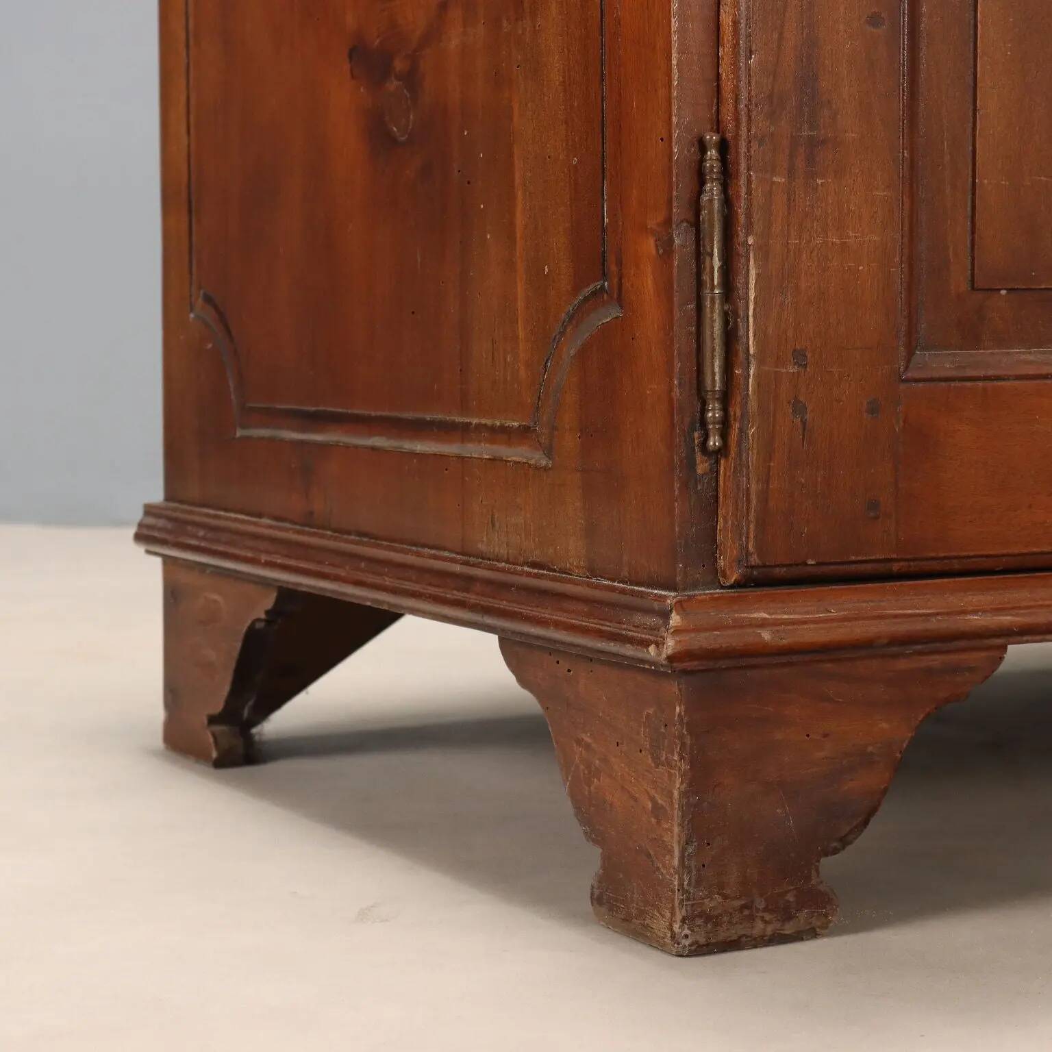 Antique walnut sideboard with pine drawers, Italy, 19th century.