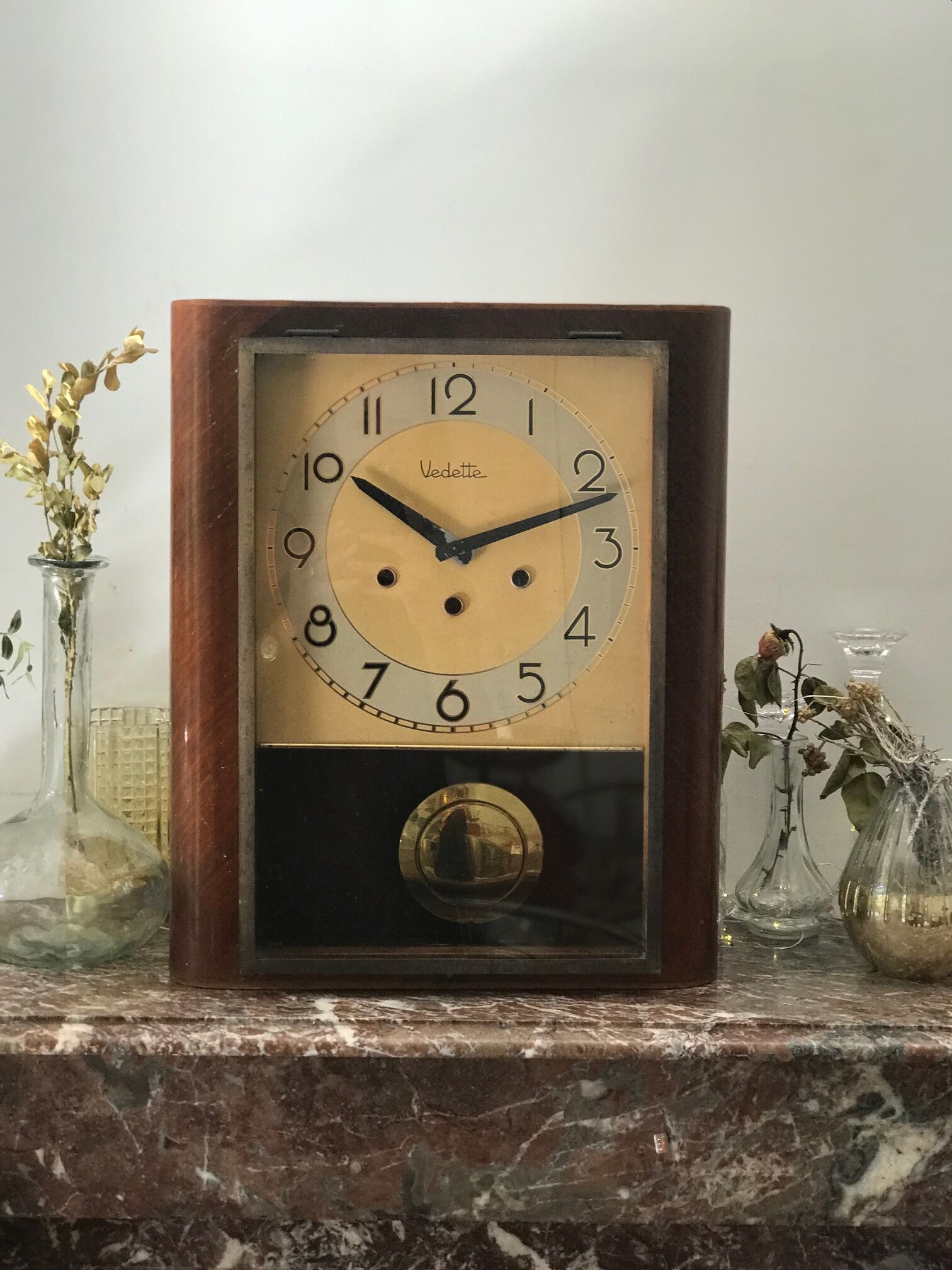 Old Clock Vedette