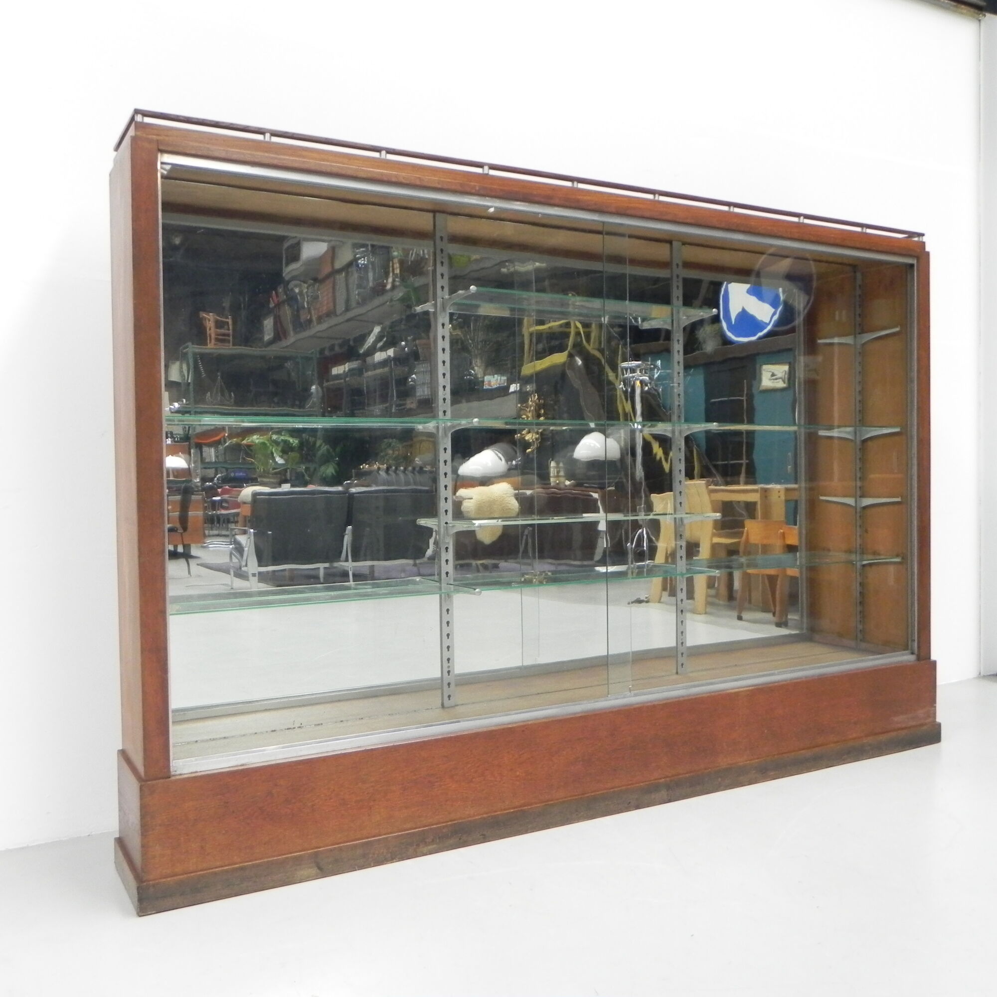 Large display cabinet with 2 sliding glass doors
