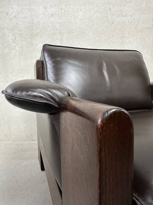 Fauteuil et repose-pieds vintage en cuir marron/chêne Leolux par Harry de Groot – 1970