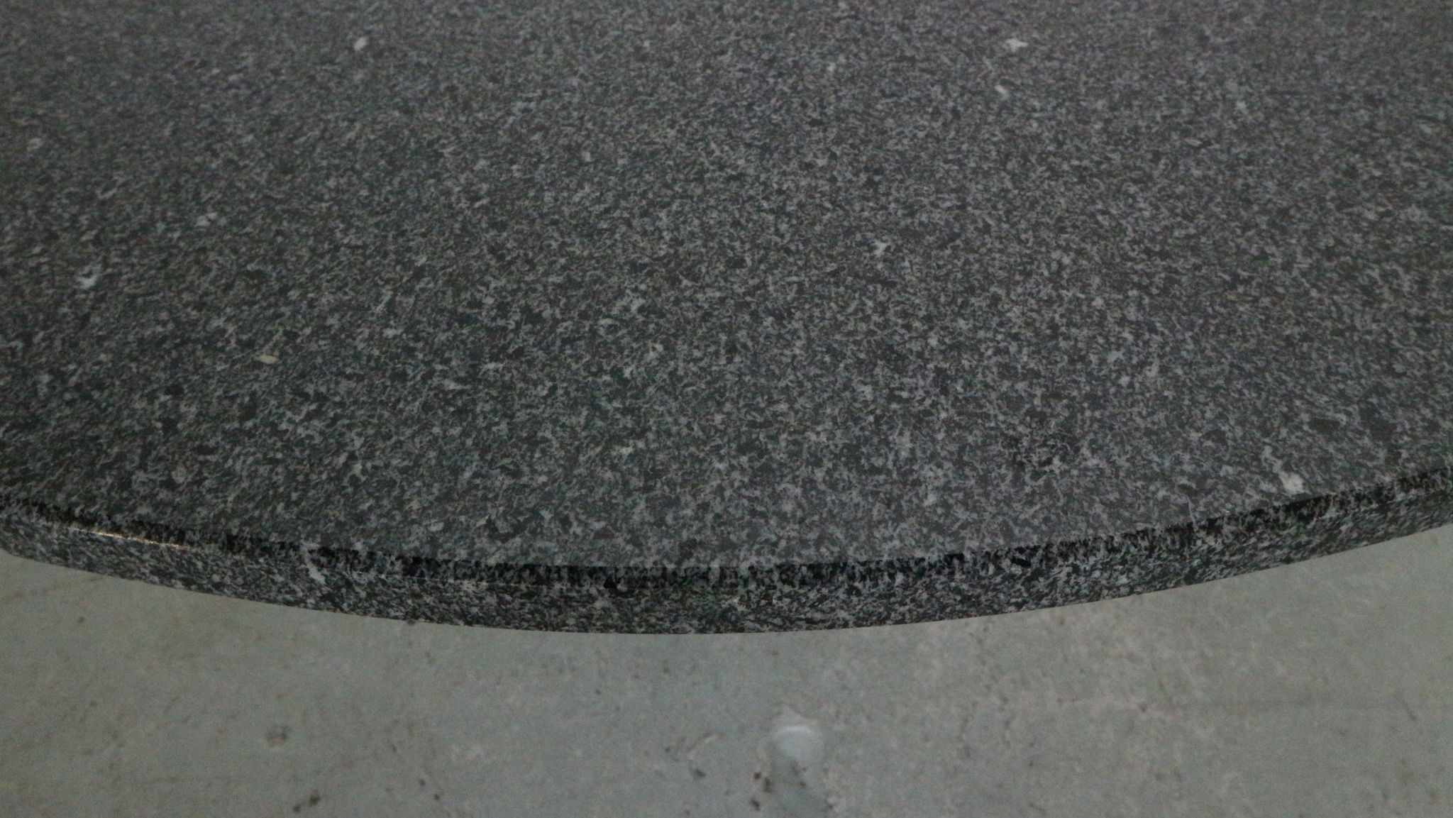 Mid-century  granite stone round coffee table, 1970's italy