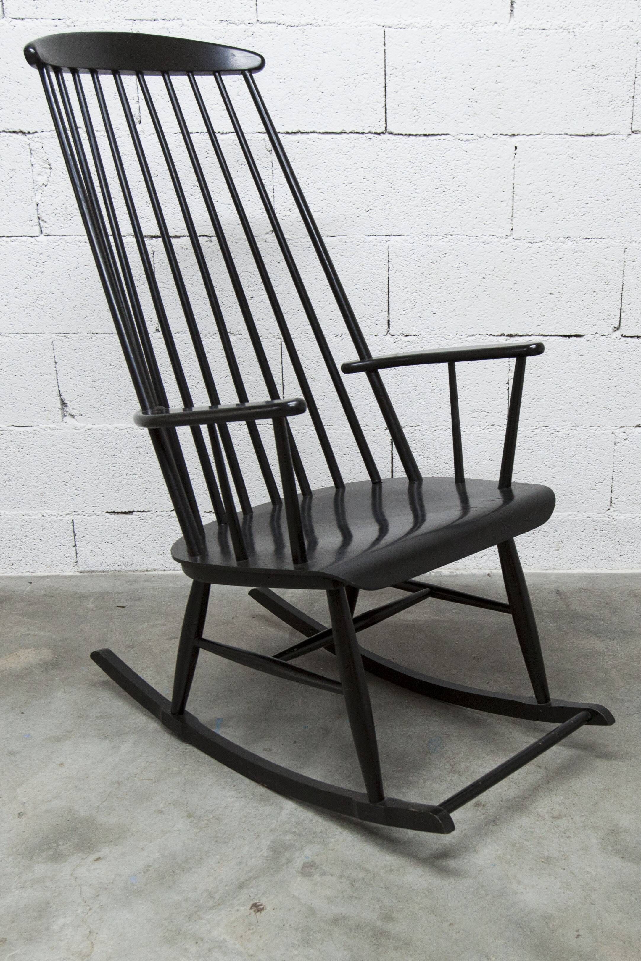 Scandinavian style rocking chair Tapiovaara 1960 in very good condition.