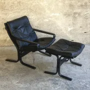 Siesta armchair and its ottoman from the 1970s, Ingmar Relling