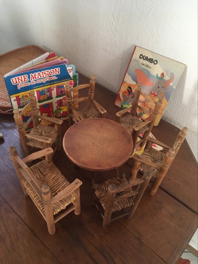 Toy countryside dining room made of straw and wood