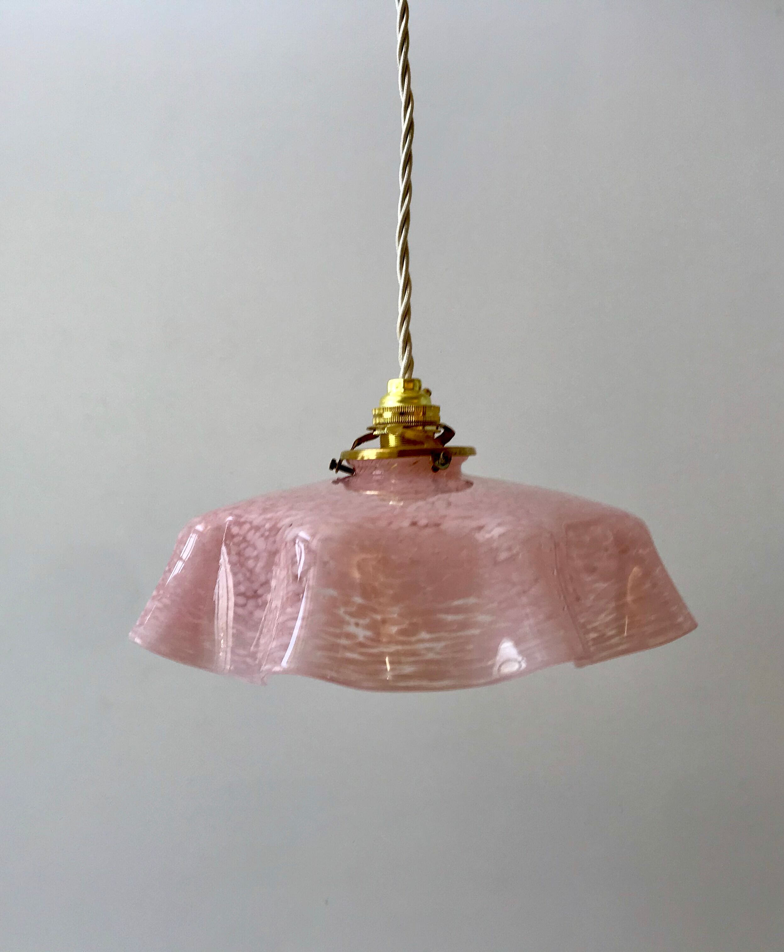 Walking suspension in Clichy glass speckled pink bobon years 20-30