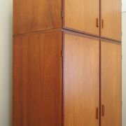 Armoire en teck, design danois, années 1970, fabricant : Omann Jun