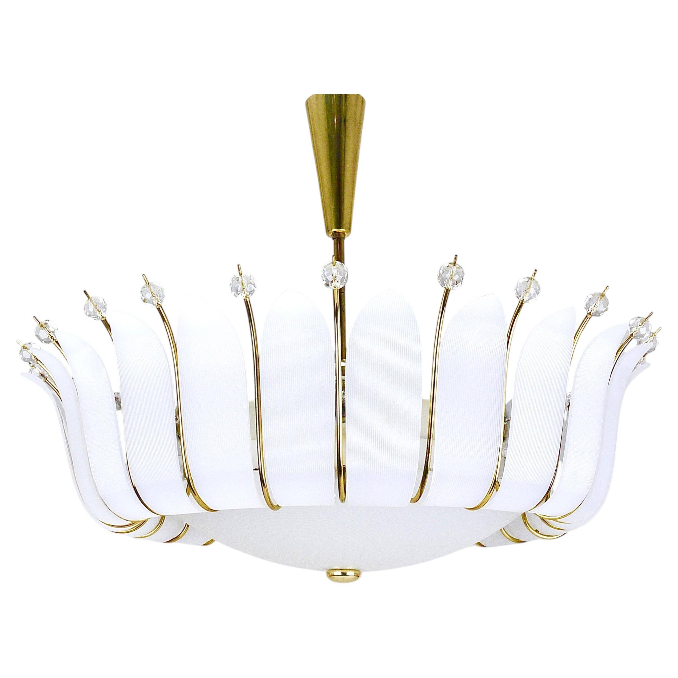 Grand chandelier Rupert Nikoll 27" mid-century brass with leaves, Austria, 1950.