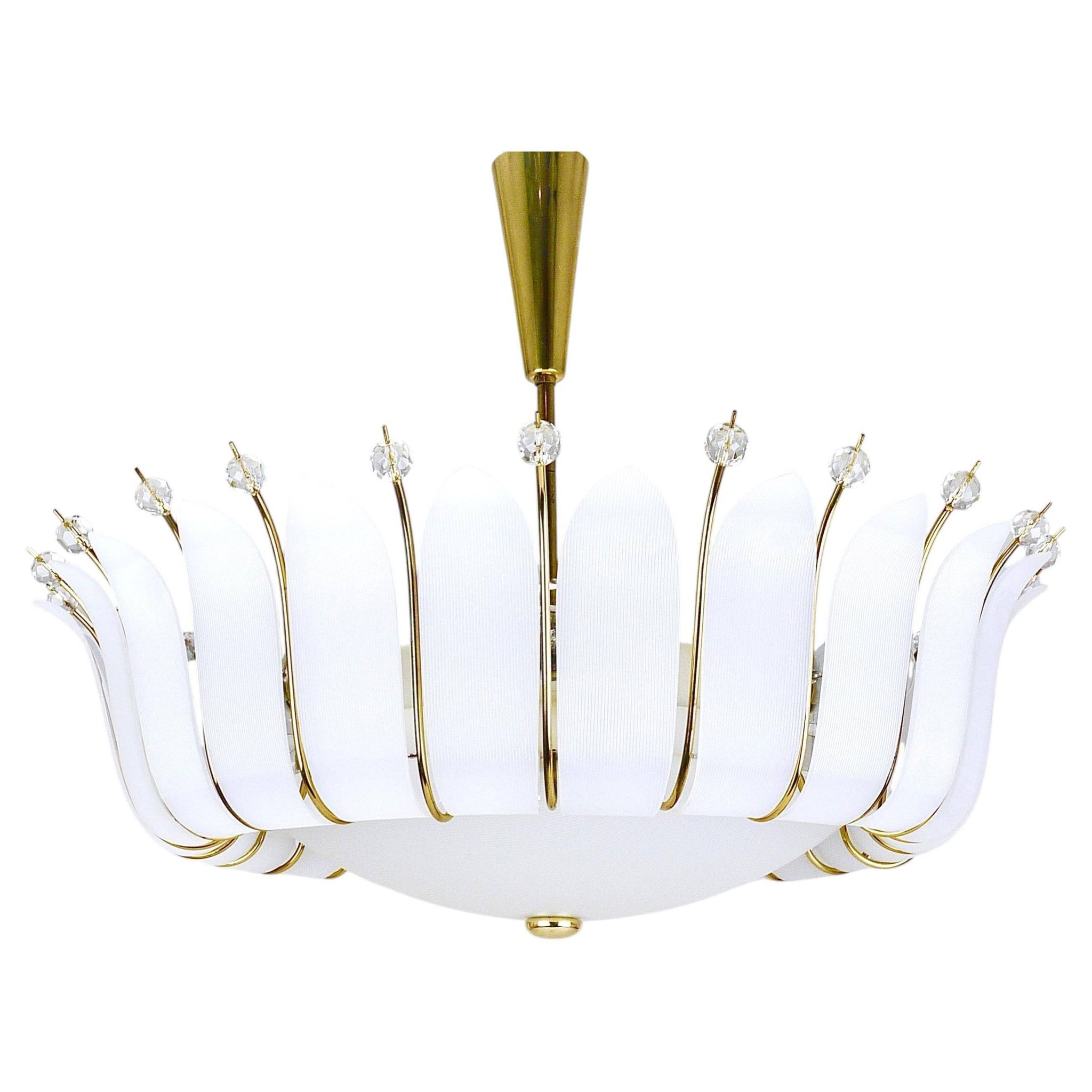 Grand chandelier Rupert Nikoll 27" mid-century brass with leaves, Austria, 1950.