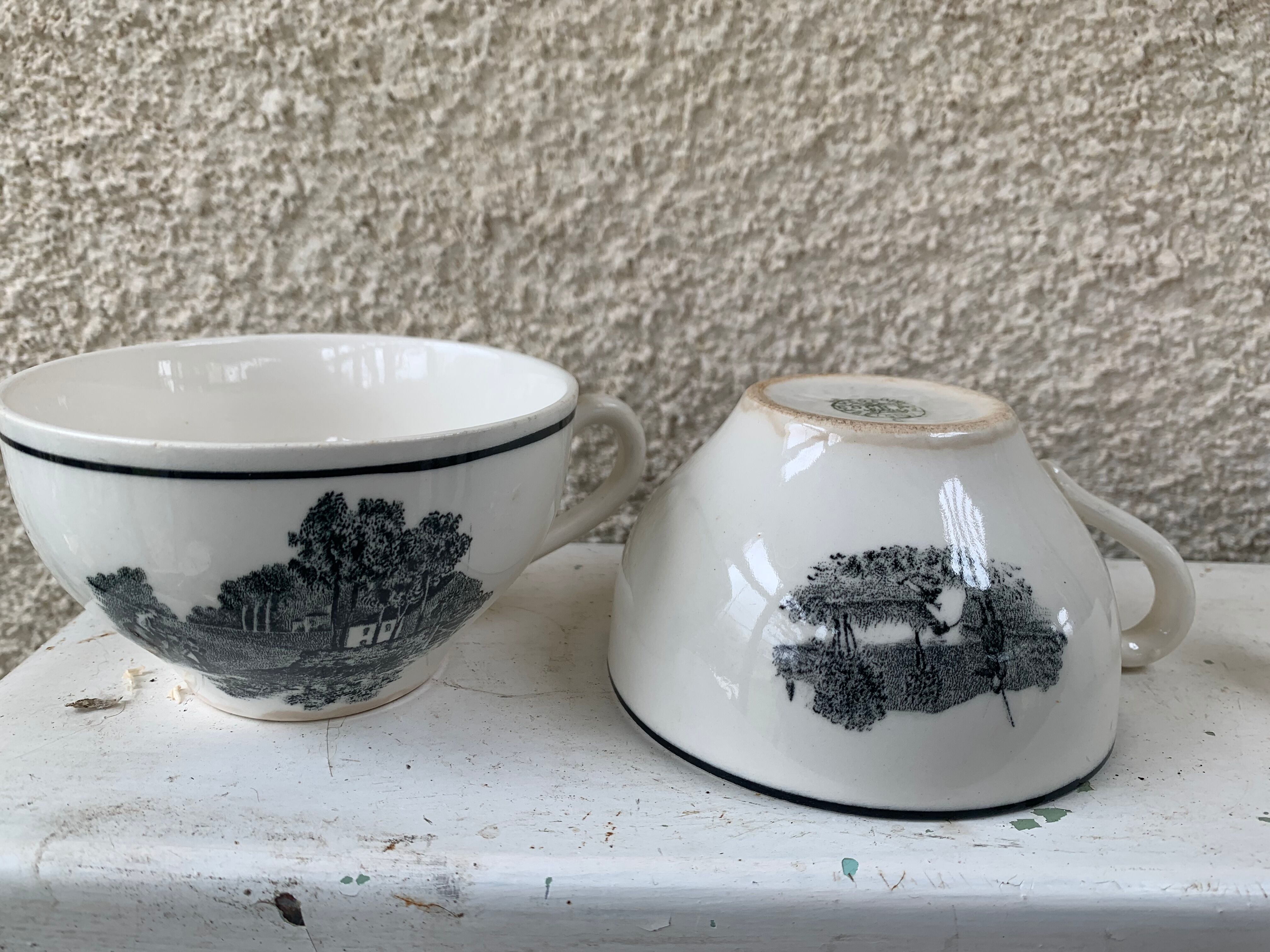 5 cups and 5 saucers La Louvière boch Belgium peasant scene art deco