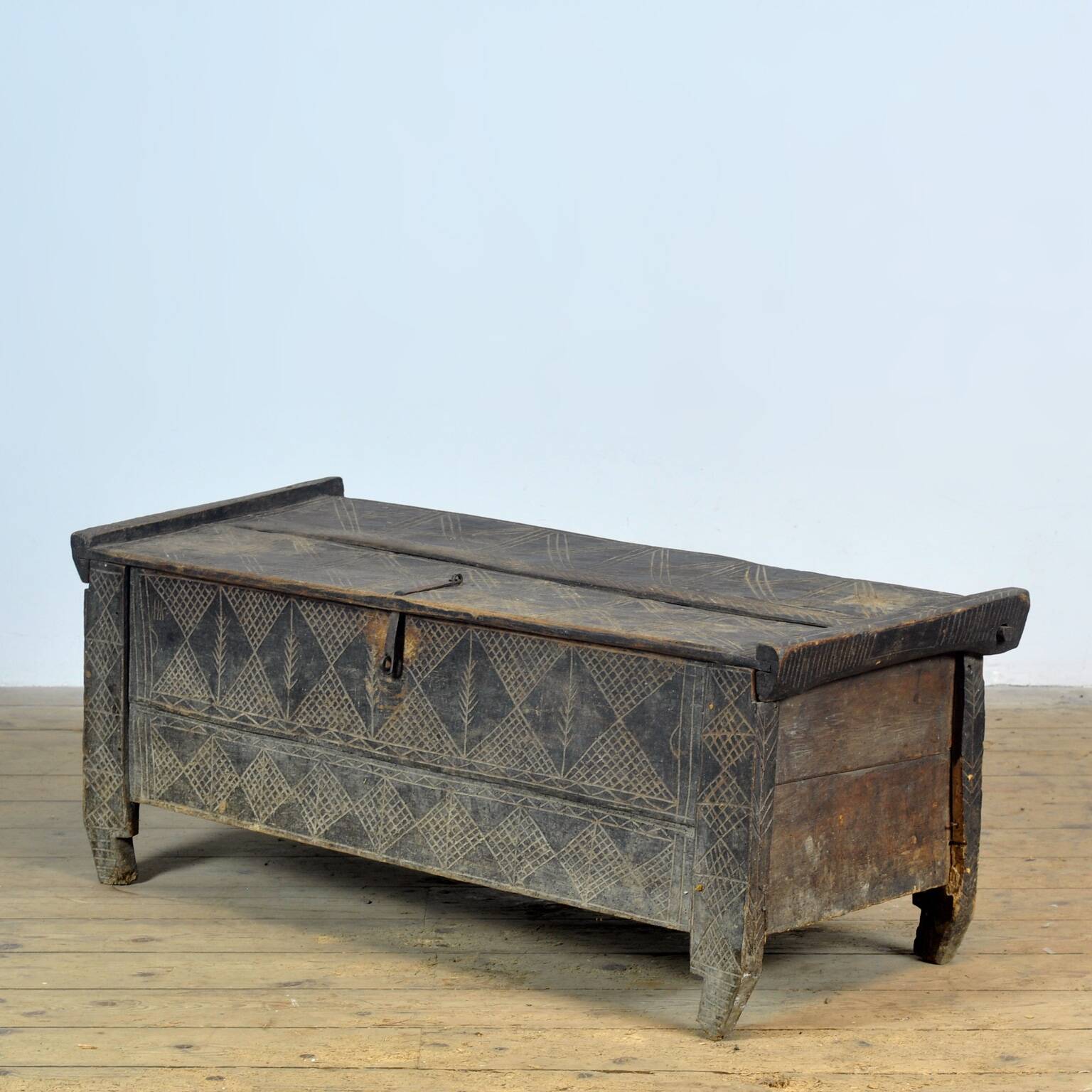 Antique beech shepherd's chest, 1820s