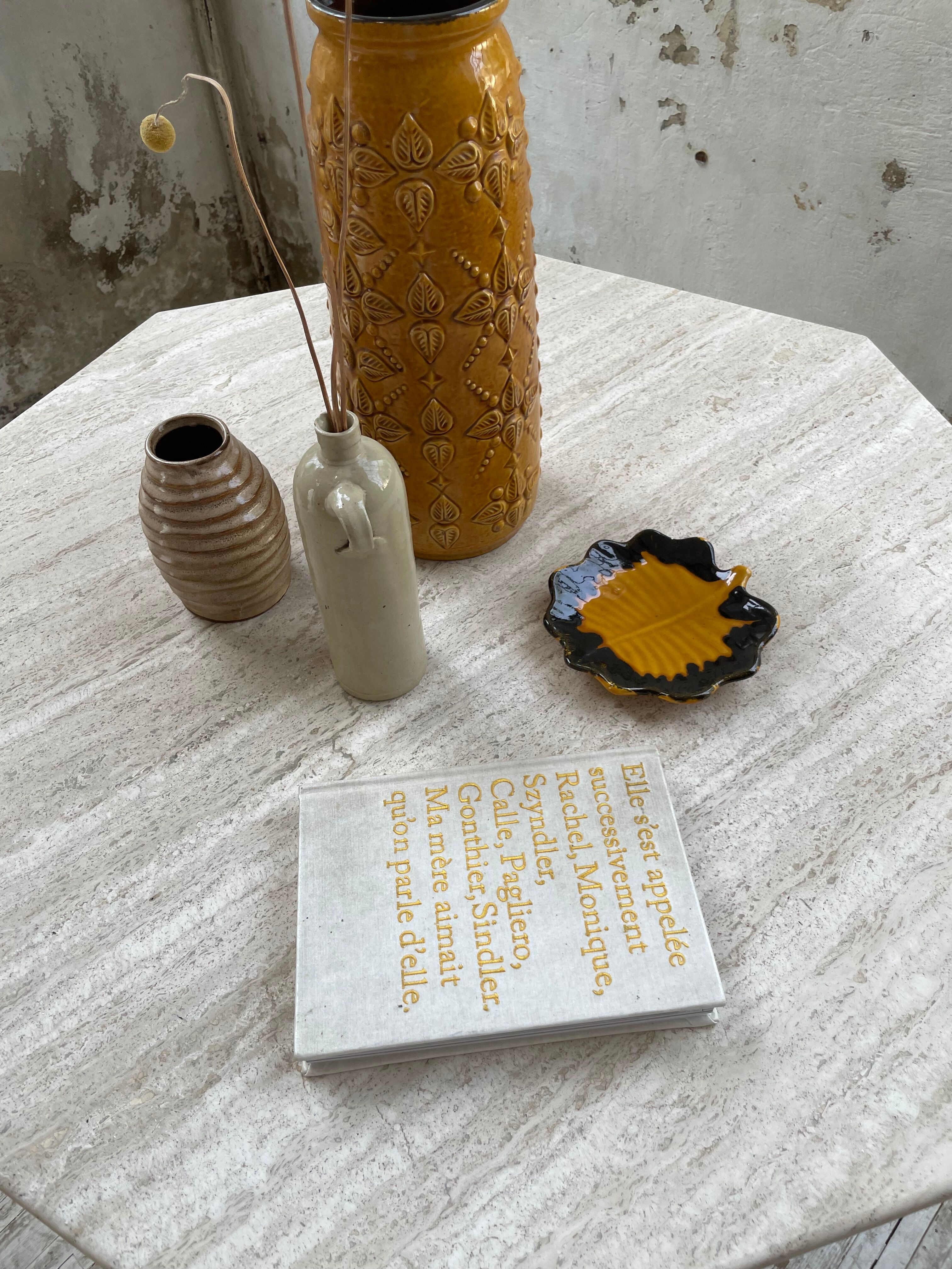 Yellow and black leaf dish