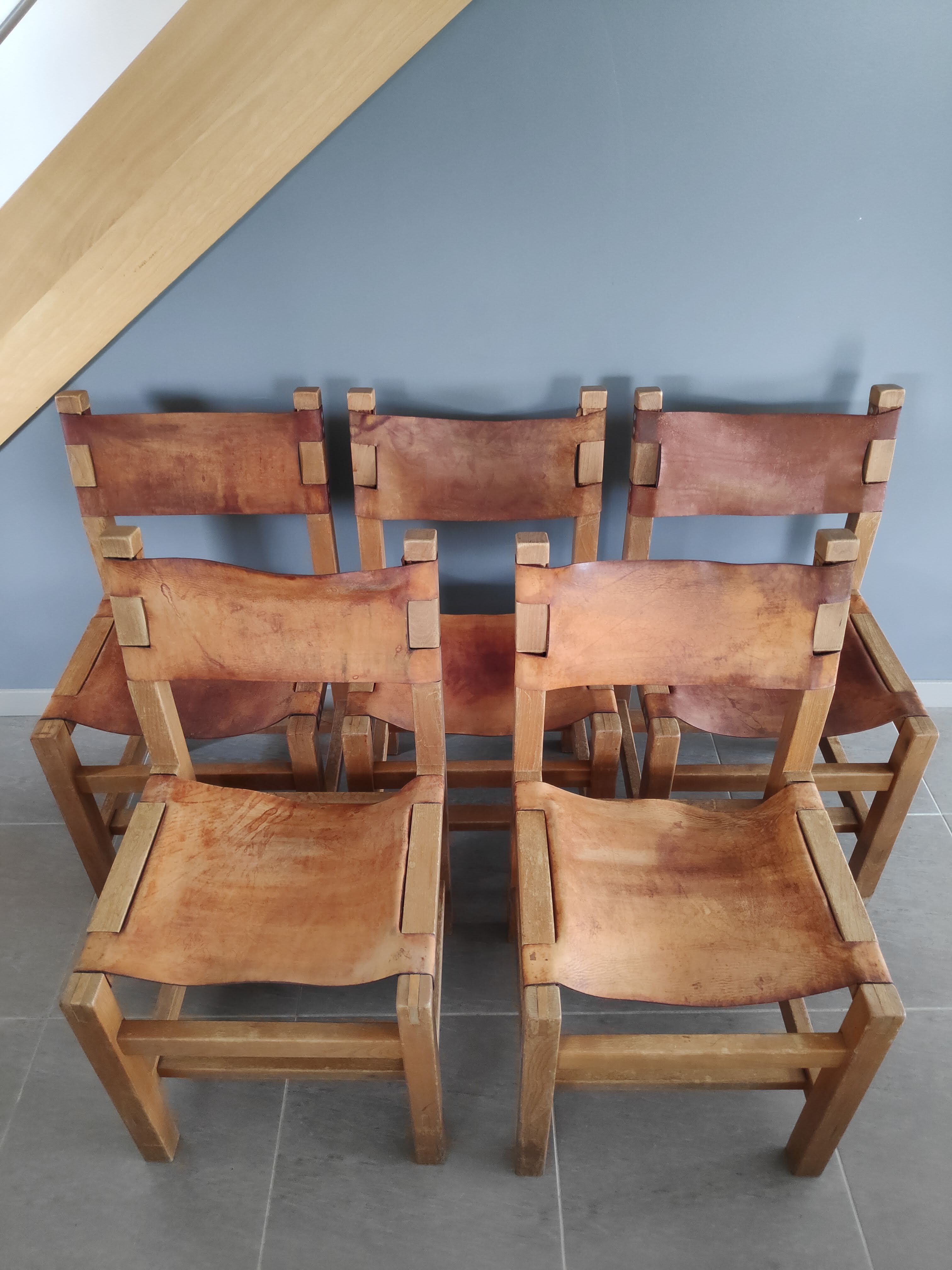 Lot of 5 Maison Regain chairs in solid elm natural leather 1960