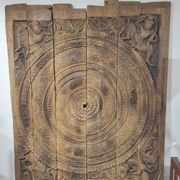 Plafond en bois sculpté