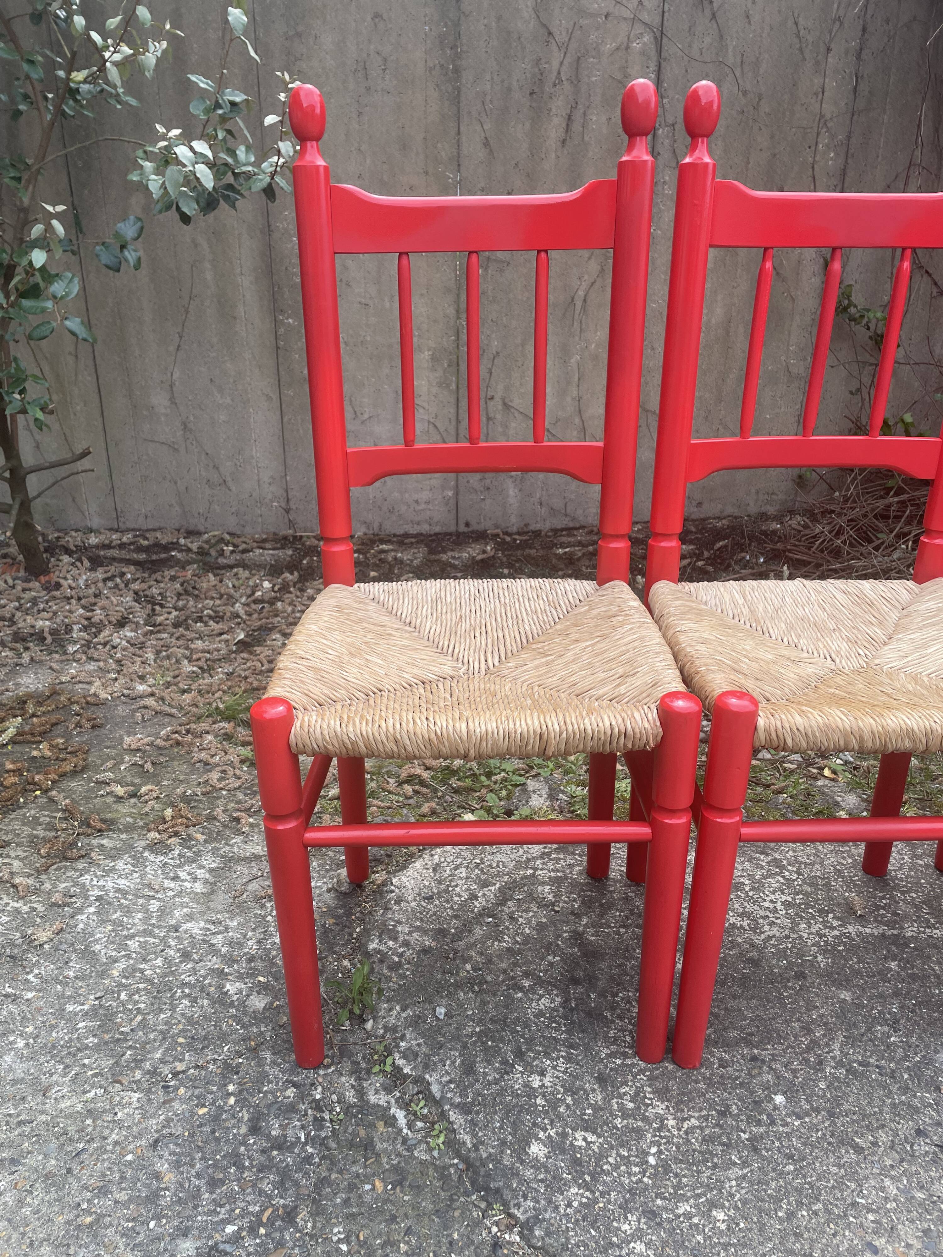 Set de chaises de campagne vintage en bois laqué rouge
