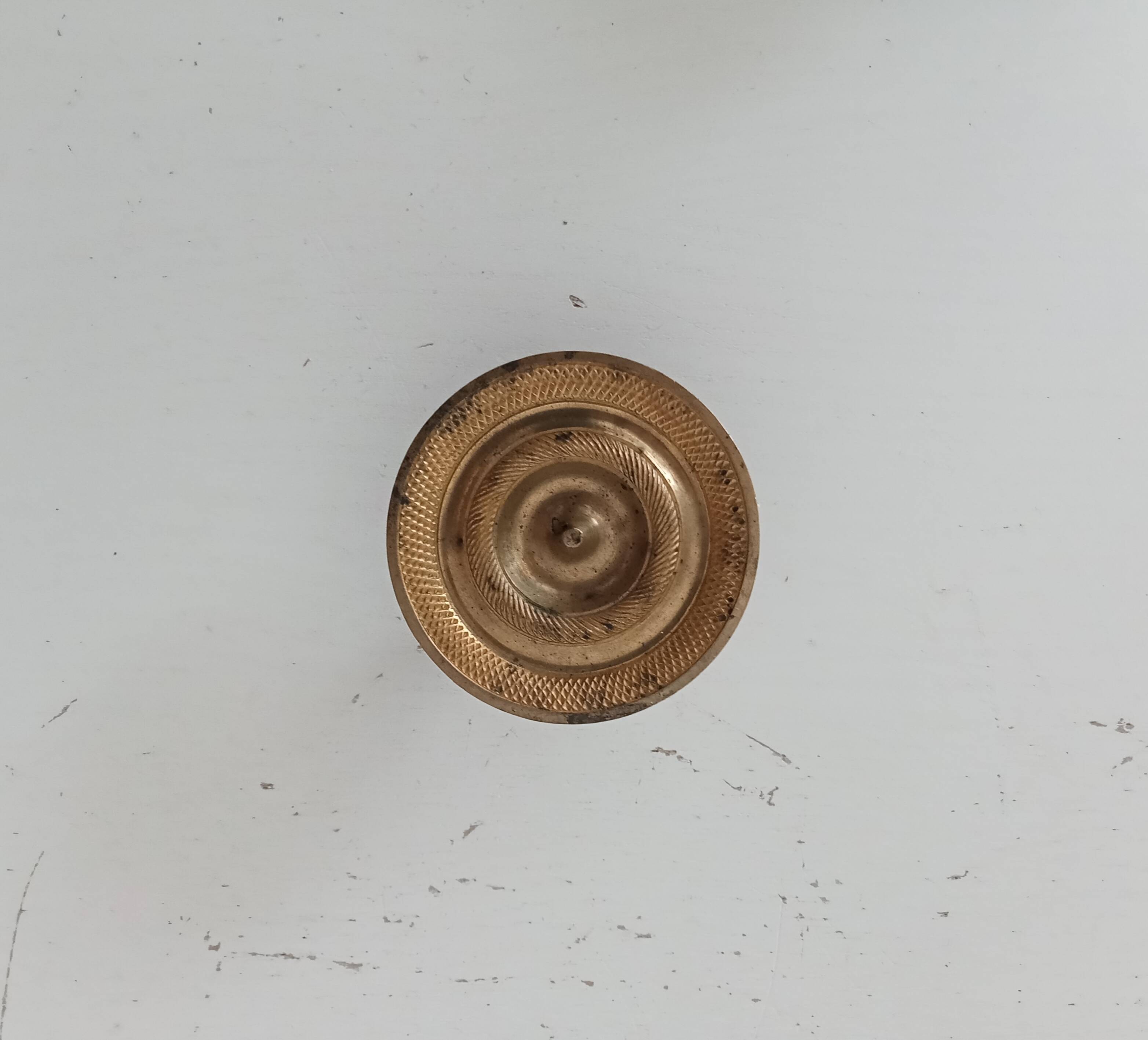 Pair of antique Empire furniture knobs from the 19th century in gilded bronze.