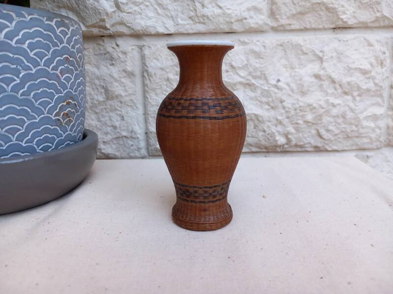 Small wicker vase or pen holder