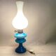 Lampe en verre opalin bleu style lampes à huile