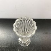 Vase sur pied verre moulé vintage