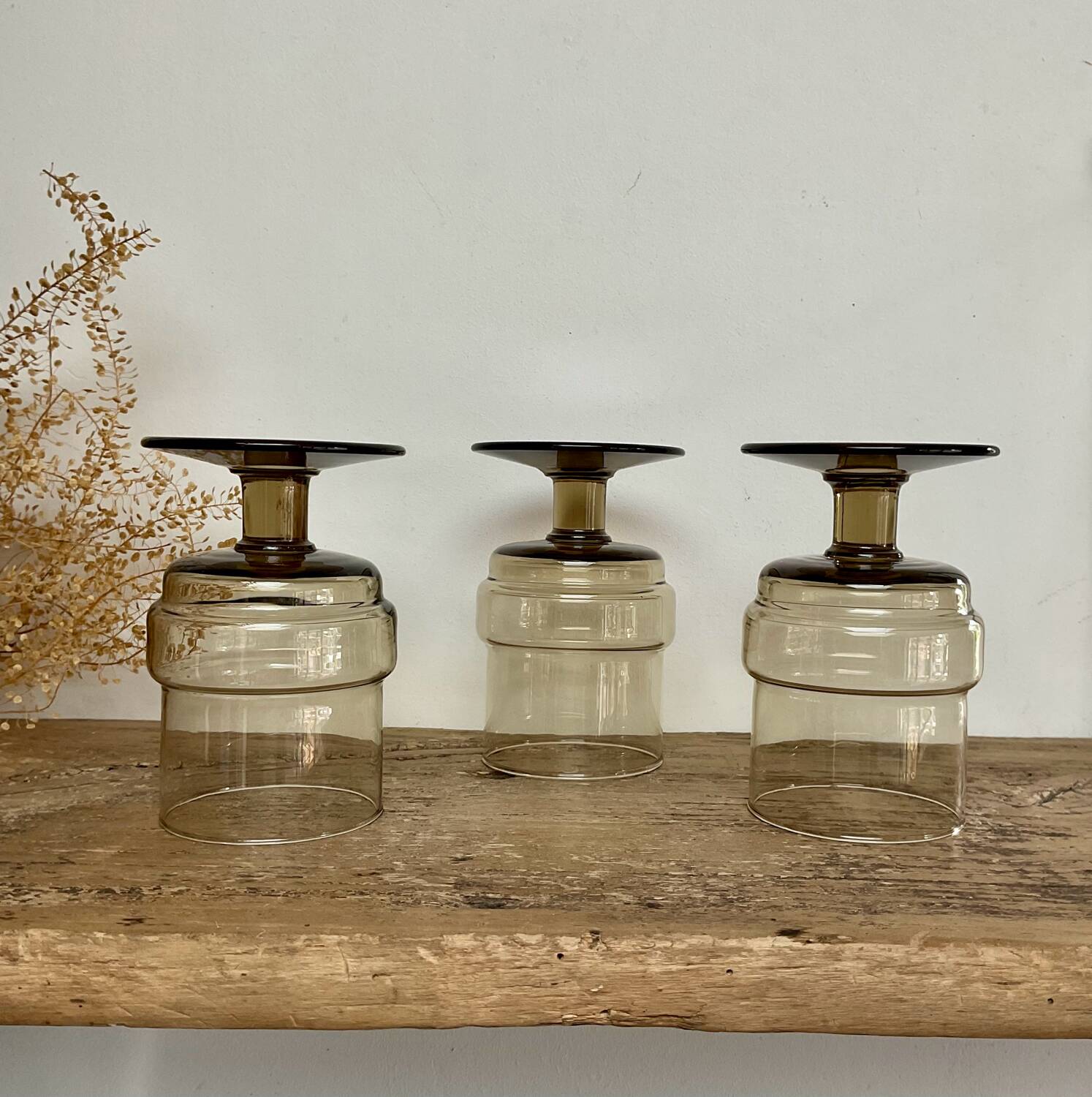 3 “Willem Heesen” smoked glass glasses