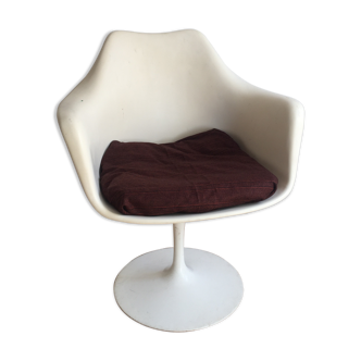 Tulip armchair by Eero Saarinen for Knoll