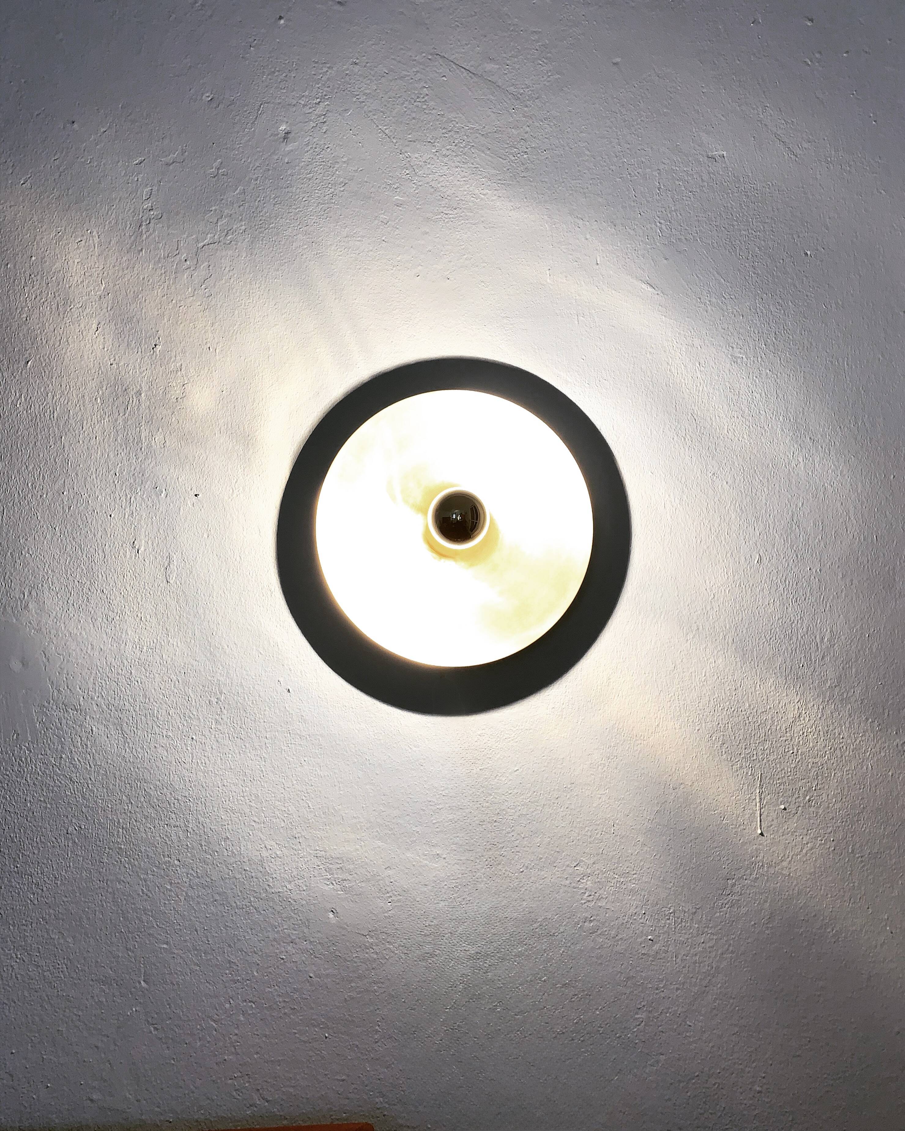 Lampe murale ou de plafond de l'ère spatiale des années 1970